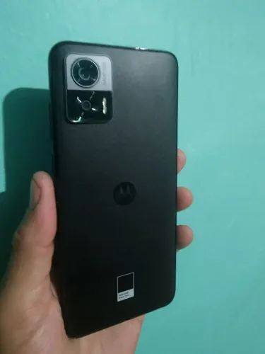 Vendo Motorola EDGE 30 NEO novo sem detalhes 256gb  