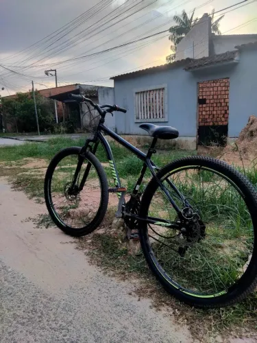 Bicicleta Aro 29 - Preta e Verde