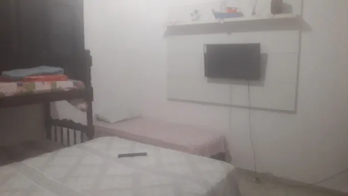 Casa Centro de Mongaguá 50 metros da praia e ao lado feira de artesanato.