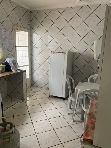 Alugo quarto solteiro/ somente pra mulher