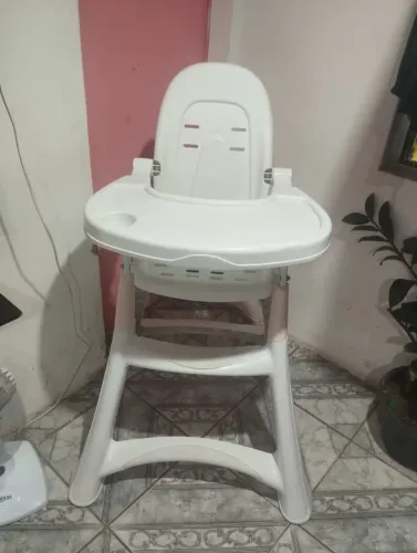 Cadeirinha de alimentação para bebê