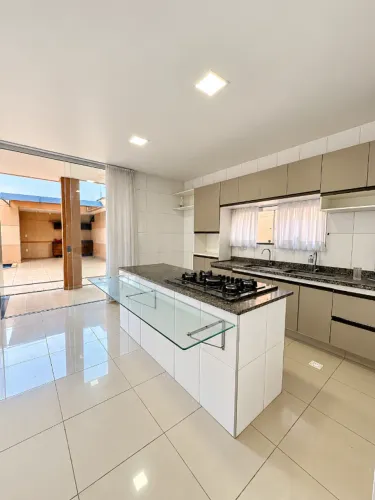 CASA DUPLEX À VENDA OU PARA LOCAÇÃO NO QUINTA DAS LARANJEIRAS