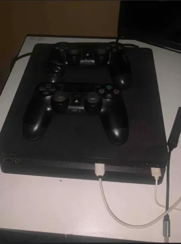 Ps4 slim vendo ou troco em um Nintendo switch desbloqueado