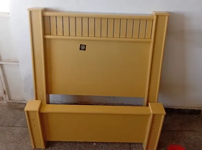 Cama solteiro em bom estado