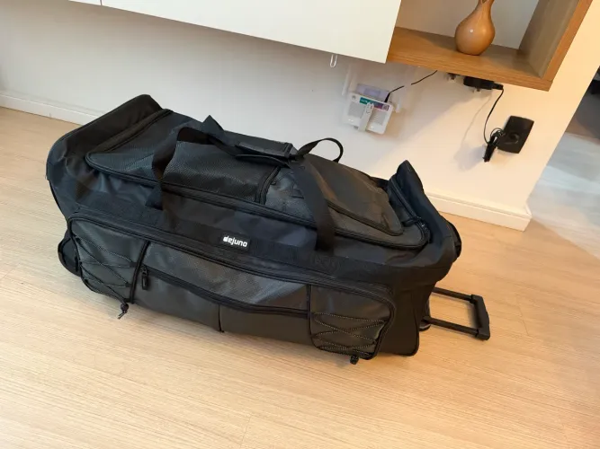 BOLSA DE VIAGEM COM RODINHAS - IMPORTADA DOS EUA 36 litros 