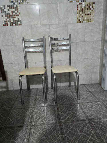Cadeira de metal