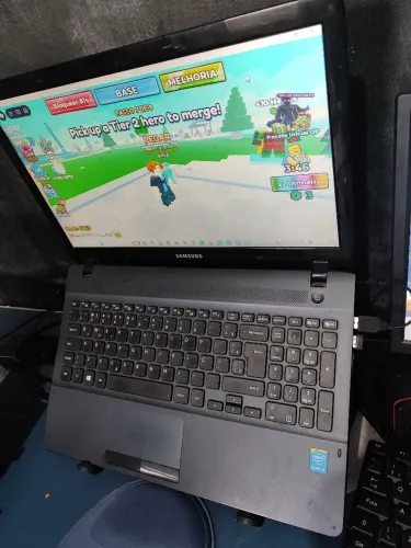 Notebook Samsung tela grande tudo funcionando perfeitamente teclado toutch