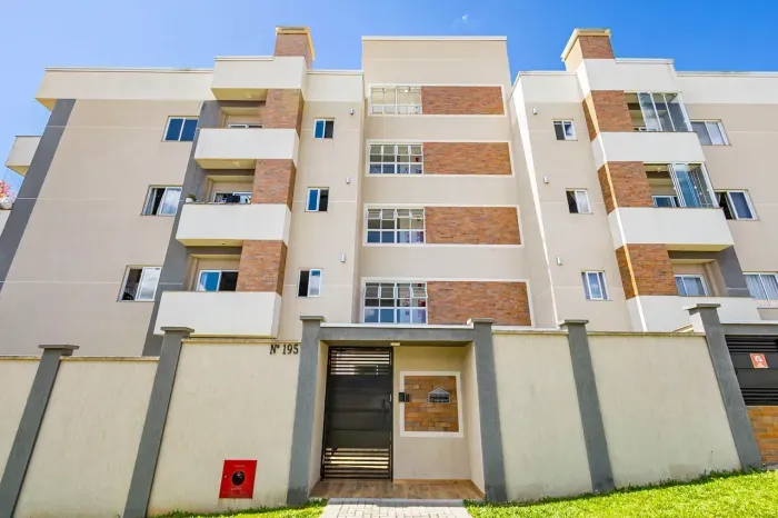 Apartamento com sacada gourmet, elevador e vaga coberta livre no Bairro Alto I Pronto par