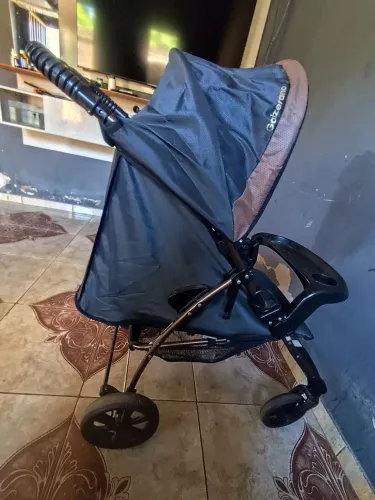 Vendo carrinho de bebê