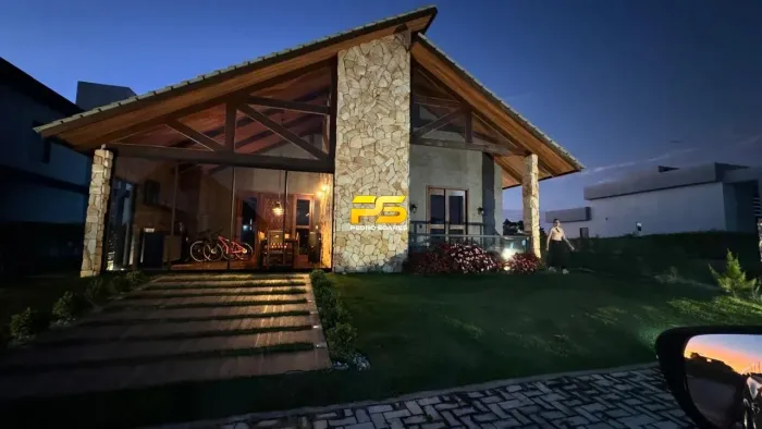 Casa de Alto Padrão para venda em condomínio Fechado em Bananeiras - PB REF: CA0200