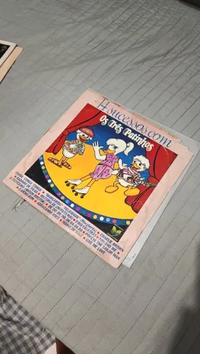 Os Três Patinhos - Sucessos com Os Três Patinhos. Disco de vinil