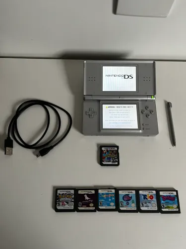 Nintendo DS Lite