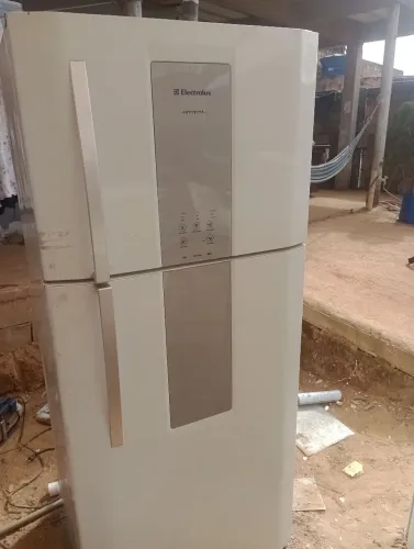 Geladeira frost free funcionando 1400 sai rápido 580 ltrs