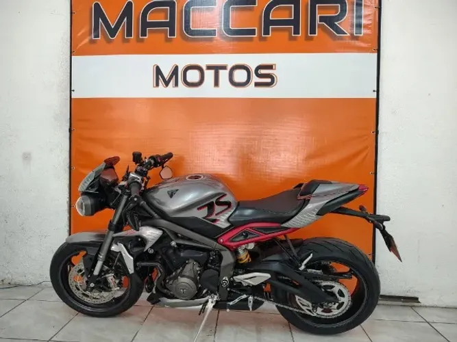 TRIUMPH STREET TRIPLE 765 RS 2022