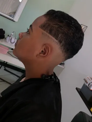 Corte de cabelo gratuito