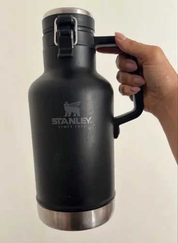 Garrafa Stanley 1,9L preta