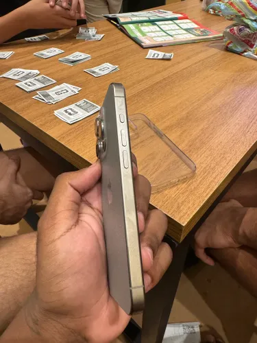 iPhone 15 pro / 128gb E-sim