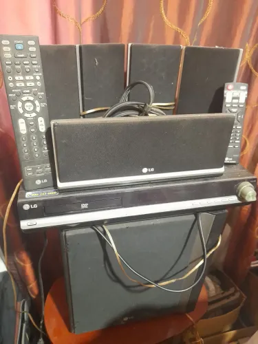 MARCA LG / 1000 WATS DE POTÊNCIA / HOME TEATHER USA