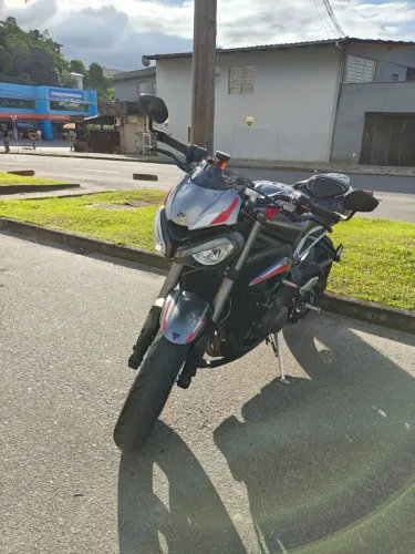 Triumph Street triple 765 RS