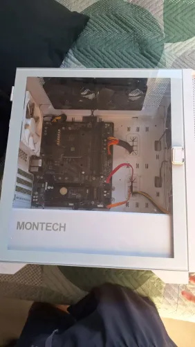 Gabinete montech 5 fans