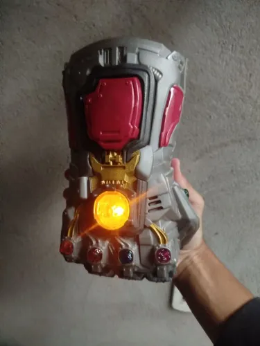 Manopla Thanos jóias do infinito
