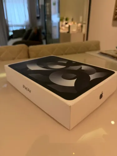 iPad Air M1 muito novo 