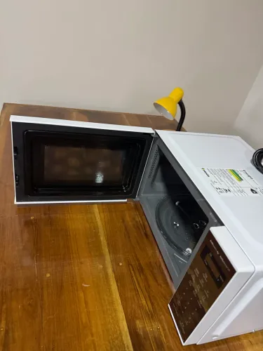 Microondas Panasonic 21 litros novo