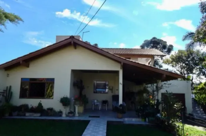 CASA RESIDENCIAL em SAPIRANGA - RS, CENTRO