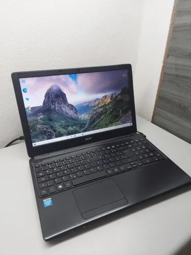 Notebook Acer conservado