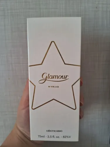 Vendo colonia Glamour myriad pouco uso, apenas 90,00. Buscar no jd igapo Londrina