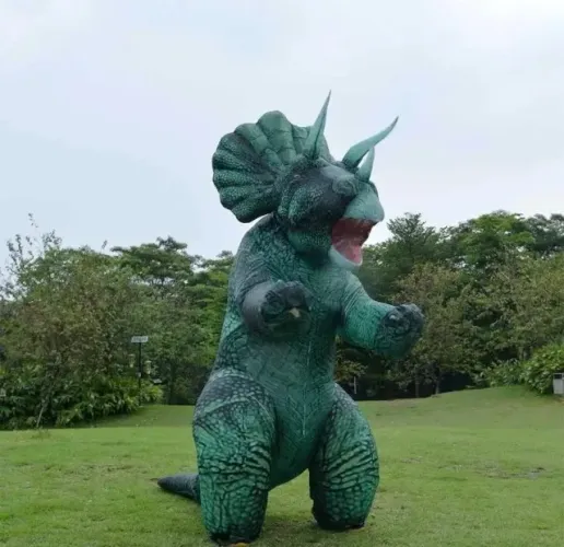Alugo Fantasia dinossauro t-rex/triceratops