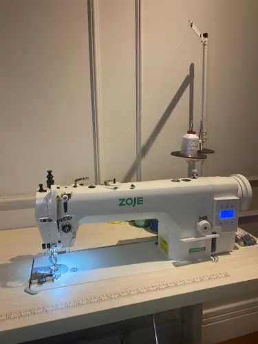 Máquina de costura Zoje transporte duplo com motor direct drive NOVA