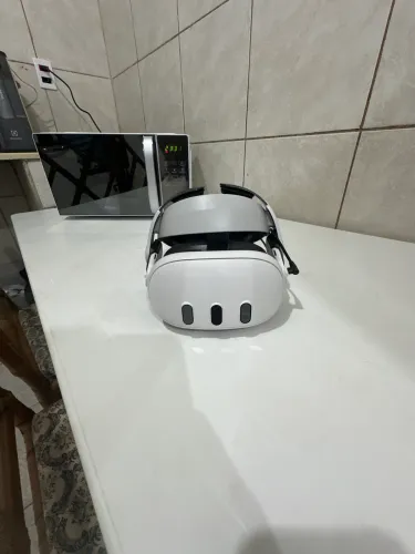 Meta ques 3 512gb + bobovr3 strap (aceito trocas e negociações) 3000 sem o strap extra