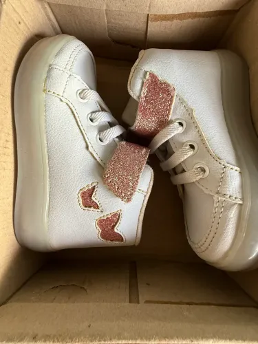 TÊNIS INFANTIL BRANCO COM LAÇO GLITTER