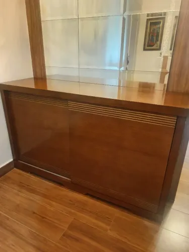 Buffet Aparador para Sala de Jantar - 2 Portas de Correr | Excelente Estado<br>Descrição: