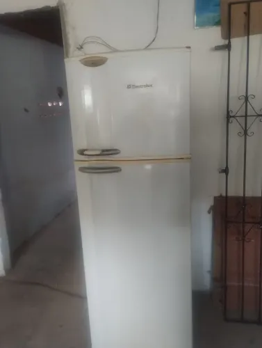 Vendo geladeira Eletrolux airflow sistemDC38