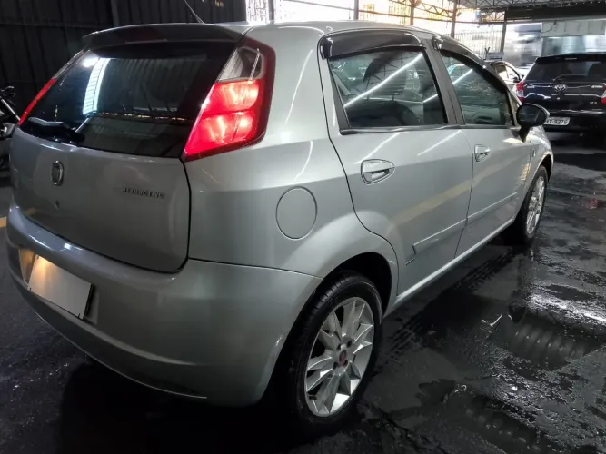 Fiat Punto Attractive Italia 1.4 F.flex 8V 5P 2012