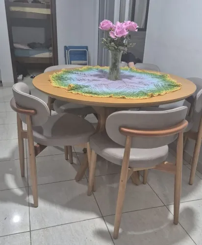 Mesa com 5 Cadeiras