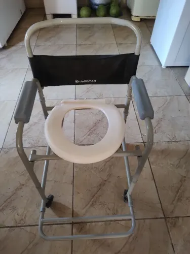 Vende se cadeira de banho
