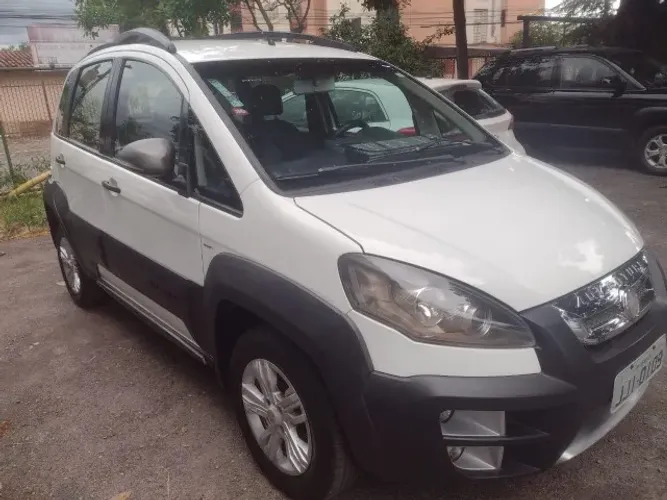 Fiat Idea Adv./ Adv.lock.dualogic 1.8 Flex 5P 2012