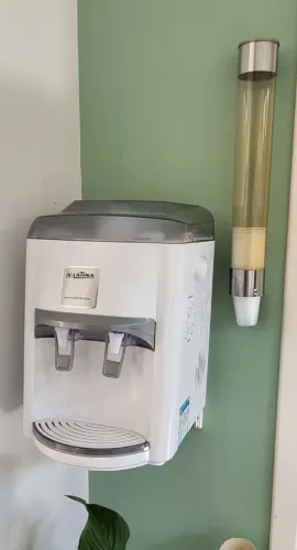 Purificadora de água Latina (Água natural e gelada)