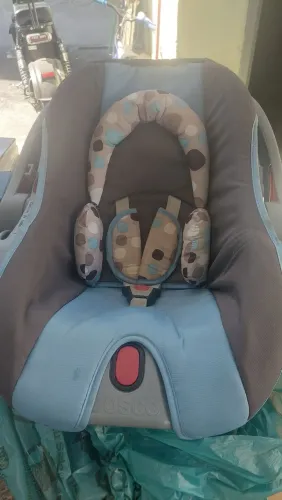 Bebê Conforto Cosco com Capota e Redutor - R$ 180