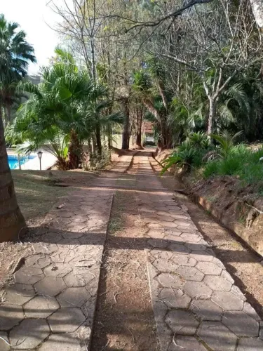 Oportunidade: Chácara de Alto Padrão no Condomínio Village Alpino