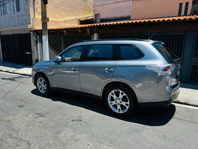 Mitsubishi Outlander 2.0 16V 160cv Aut. 2015