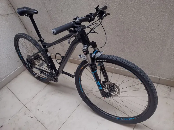 Mountain bike GT Avalanche Expert Deore 2x10