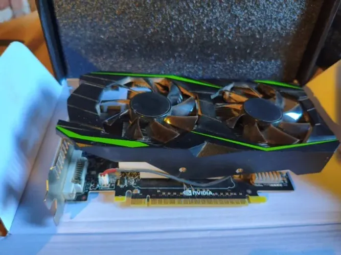 Placa de video Nvidia gtx550ti 1gb DDR5