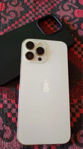 Vendo iPhone 13 Pro Max com problema no chip