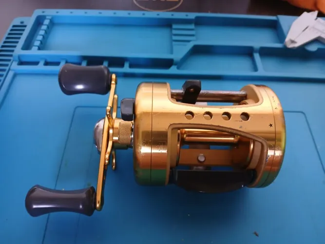 Carretilha perfil alto manivela ESQUERDA Pacífico PA 400L Marine Sports