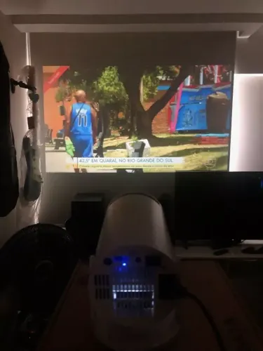Projetor 4K HD 150 Polegadas - Wifi e Bluetooth HY300