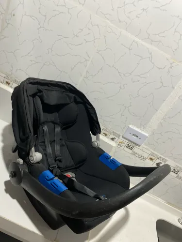 Vendesse um bebê conforto 
